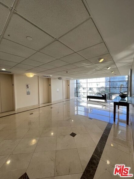 Building Photo - 600 W 9th St