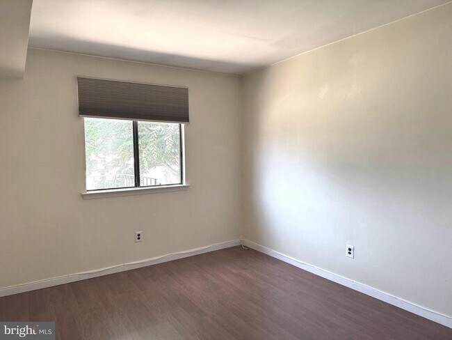 Building Photo - 2031 Jason Dr