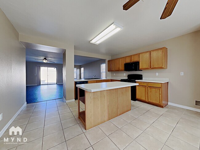 Building Photo - 8128 W Mission Ln