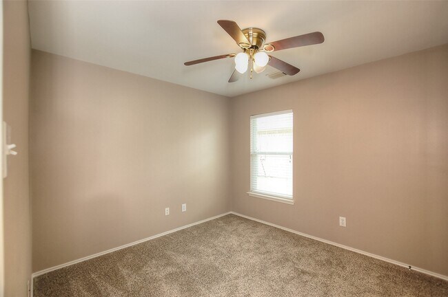 Building Photo - 4711 Buescher Ct