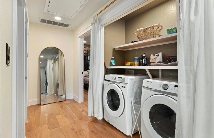 Building Photo - 2804 Crest Ave