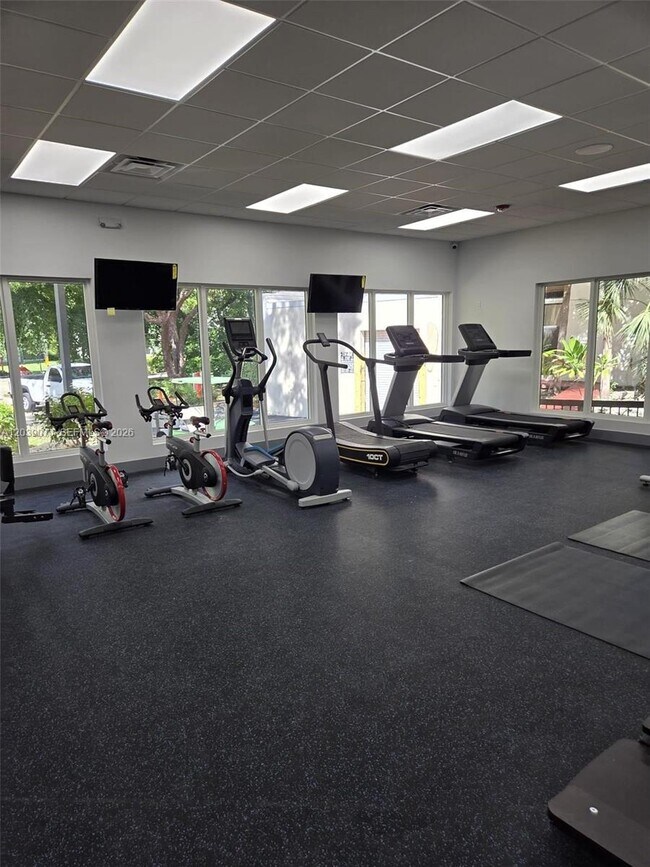 Building Photo - 16919 N Bay Rd