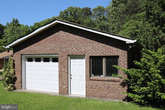 Building Photo - 1408 Pride Tree Cir