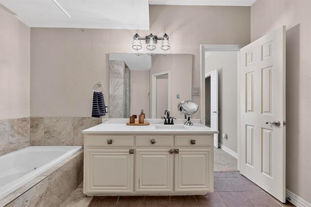 Building Photo - 2344 Southcourt Cir