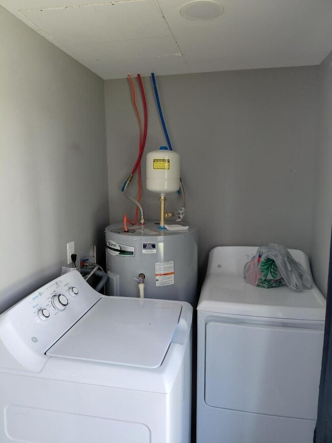 Building Photo - 537 N Mechanic St