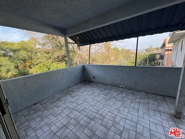 Building Photo - 4735 Nob Hill Dr