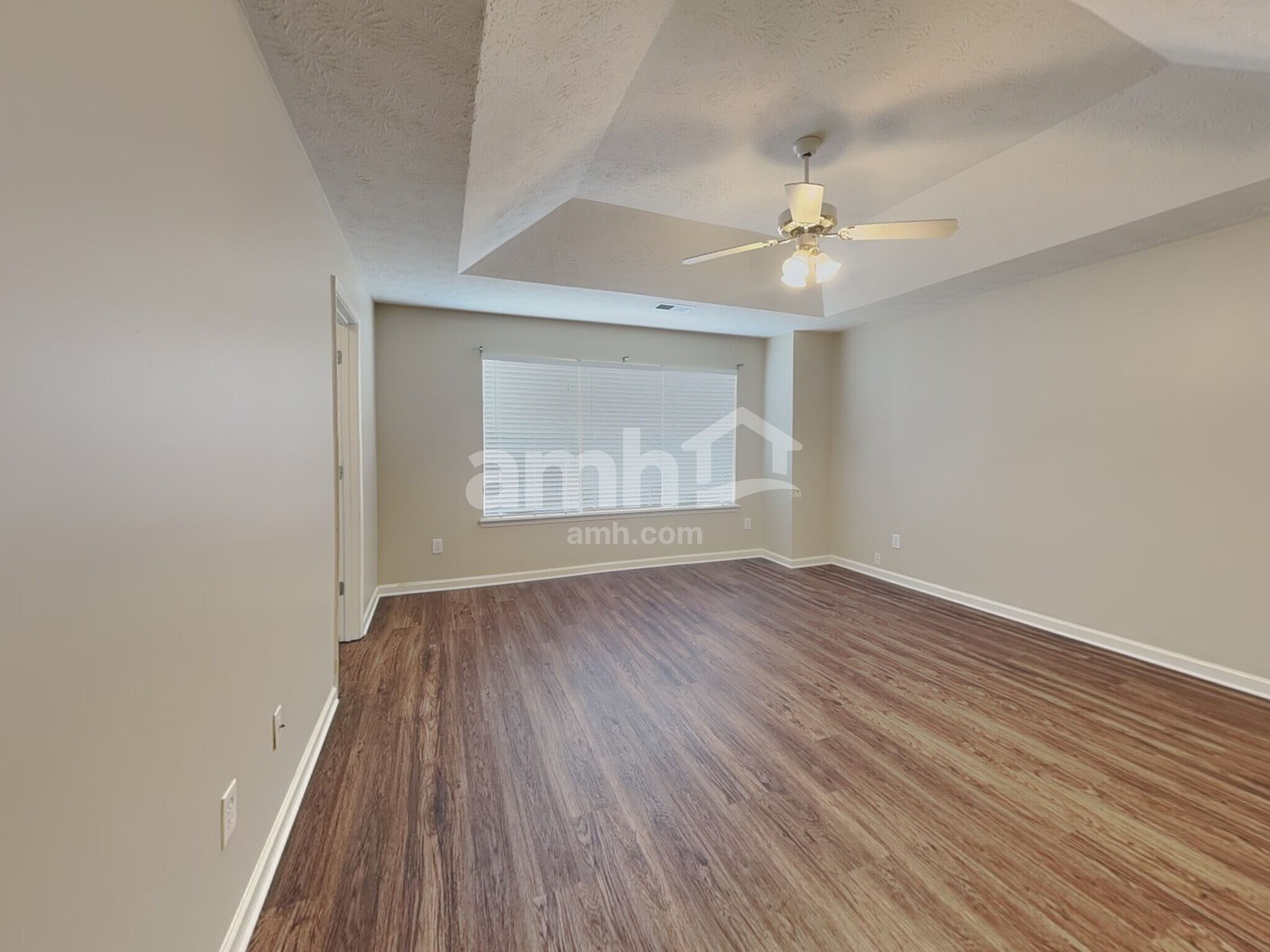 Building Photo - 3052 Lake Park Trail