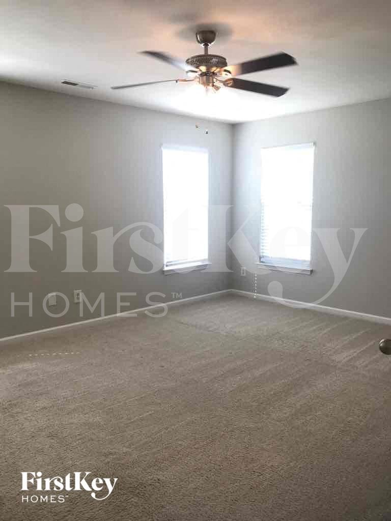 Building Photo - 4204 Laurel Ridge Cir