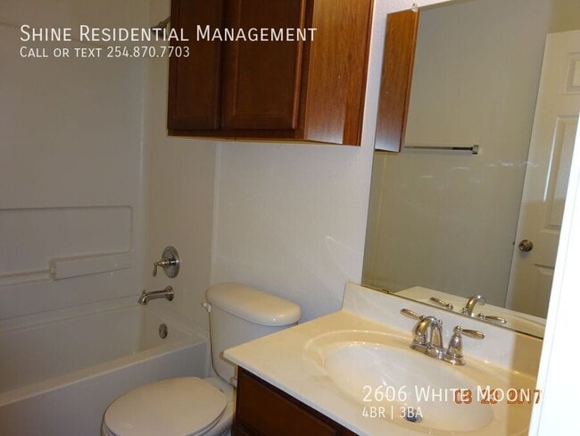 Building Photo - 2606 White Moon Dr