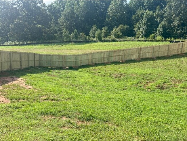 Building Photo - 250 Charlotte Cir