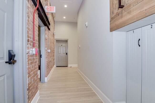 Building Photo - 2 Bedroom 1 Bath Apartment in Harlem