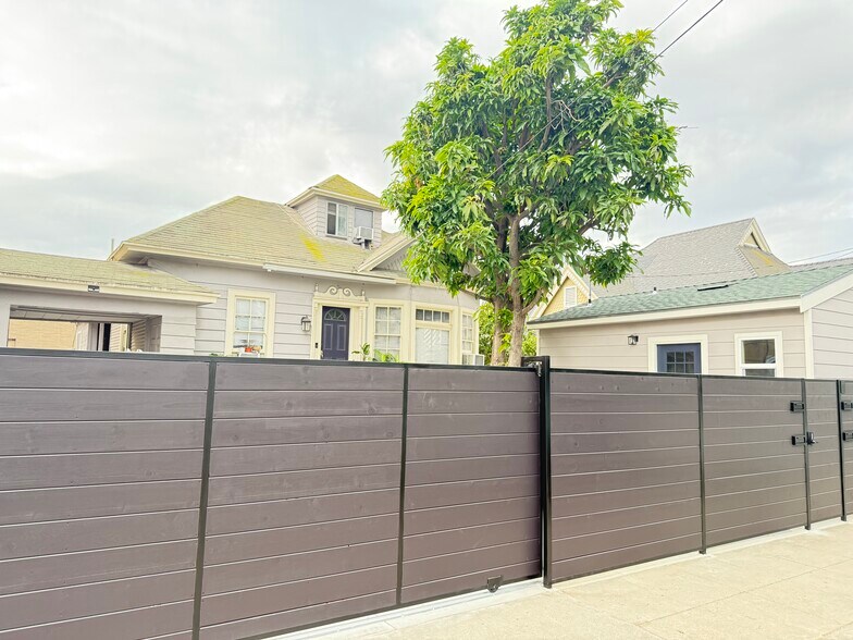 Private Security Gate - 1248 W 24th St