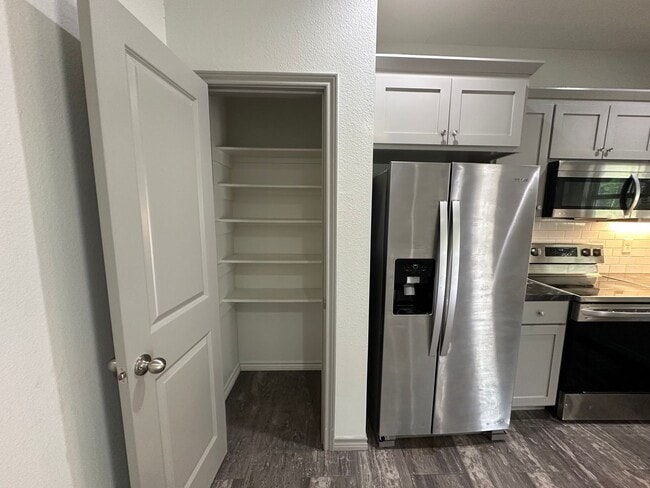 Building Photo - 13314 County Rd 285