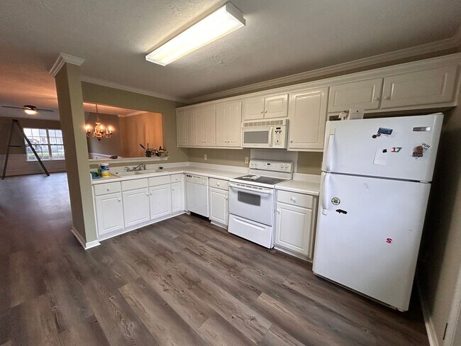 Building Photo - Bay Hill Townhomes in Evans