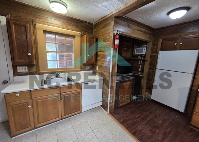 Building Photo - 3716 Dawson Ave