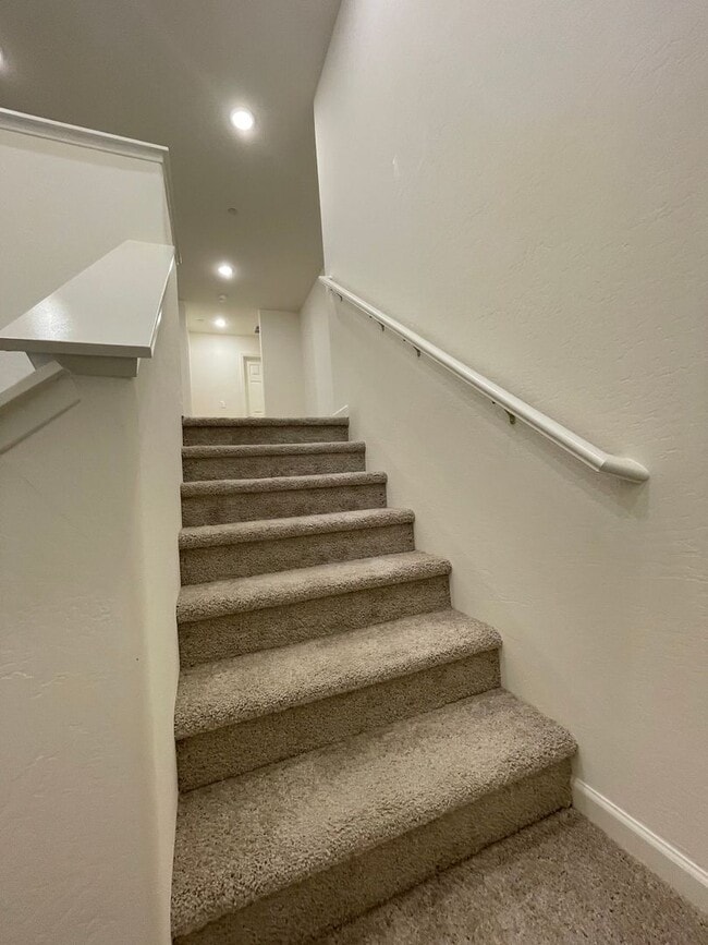 Building Photo - Spacious Modern Family Home in Prime Fresno Location!