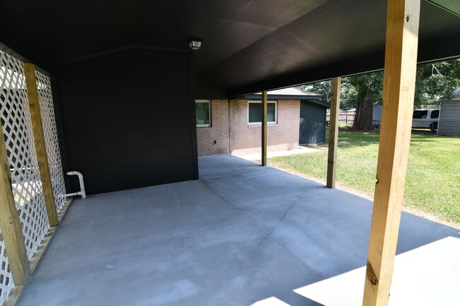 Building Photo - Newly updated, 3 bedroom, 1.5 bath home in Baker