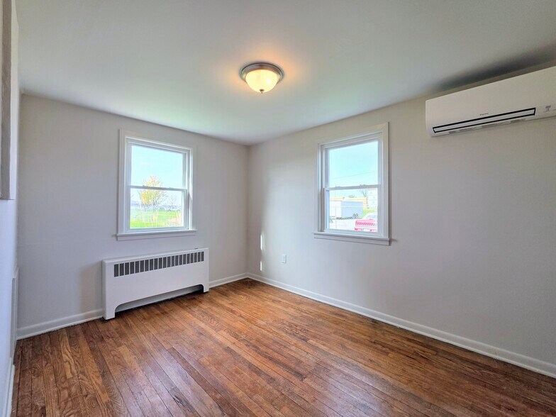 Building Photo - 2620 Creek Hill Rd