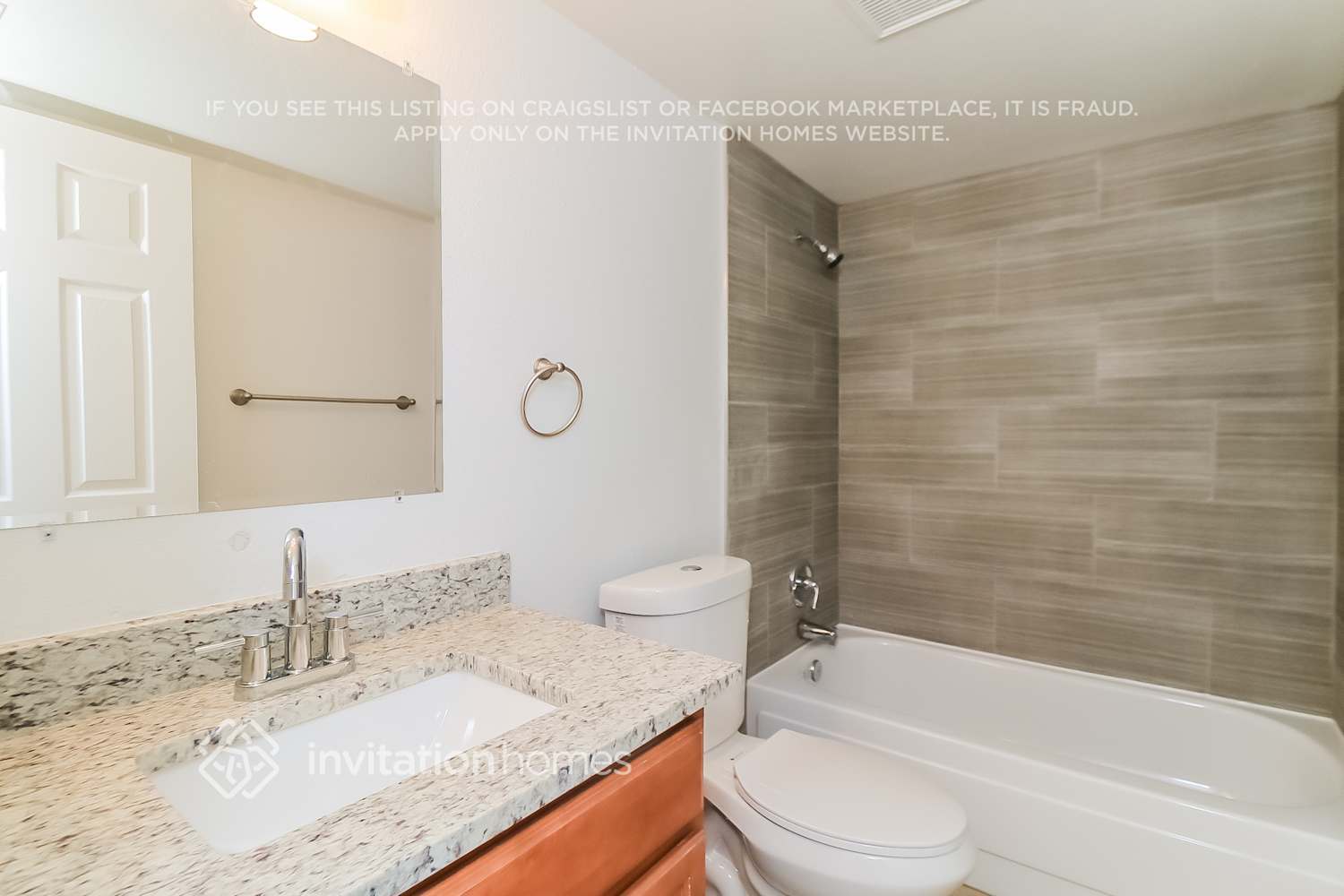 Building Photo - 4709 W Paradise Ln