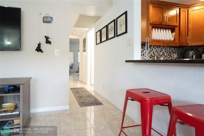 Building Photo - 13250 SW 7th Ct
