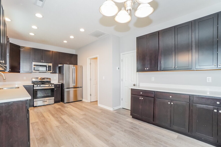 Building Photo - 3978 Lavender Ridge Dr