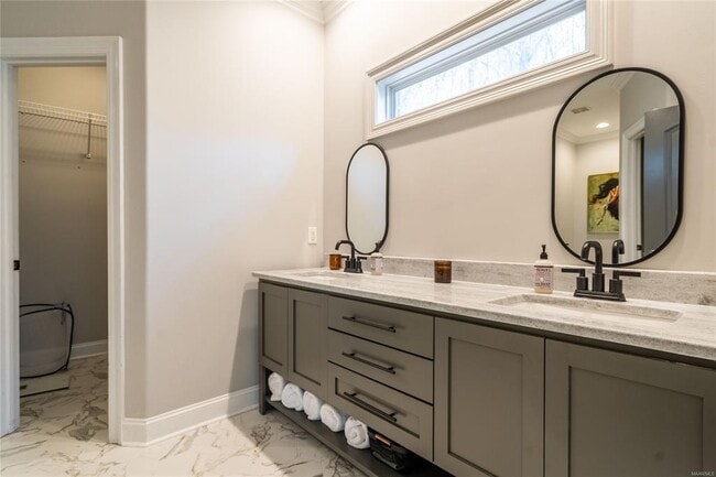 Building Photo - 124 Pine Bark Ct