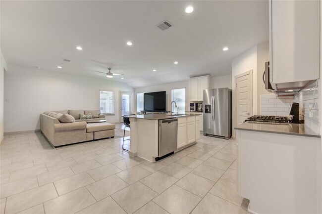 Building Photo - 4006 Elk Crk Ct