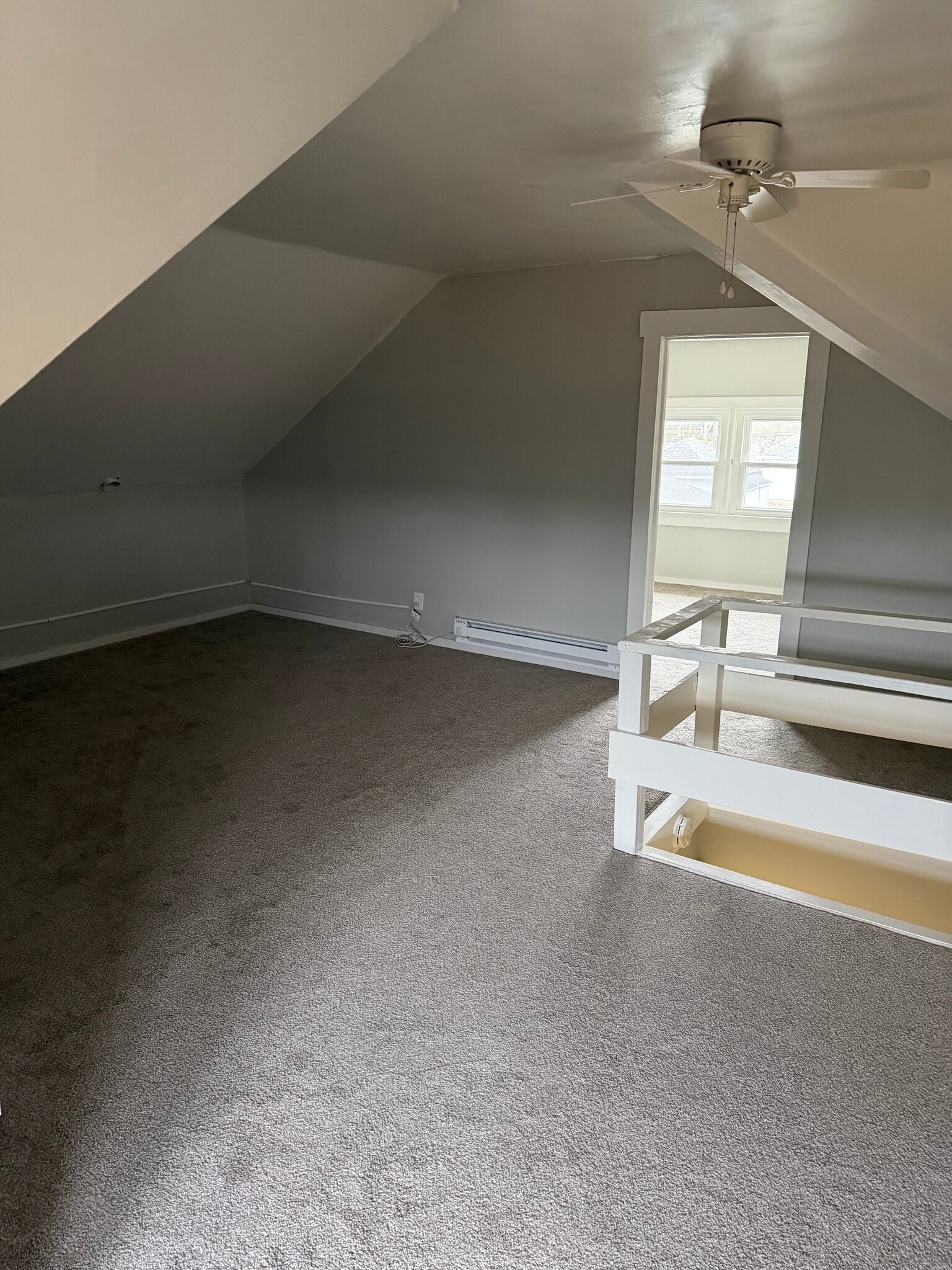 Building Photo - 732 Rockford Ave