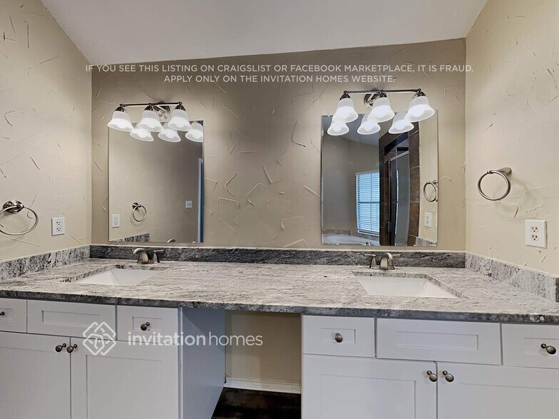 Building Photo - 927 Sylvan Creek Dr