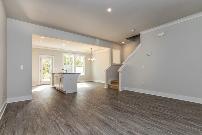 Building Photo - Elegant 3 Bedroom 2.5 Bathroom Townhome Near Downtown Greenville $1,850/mo rent