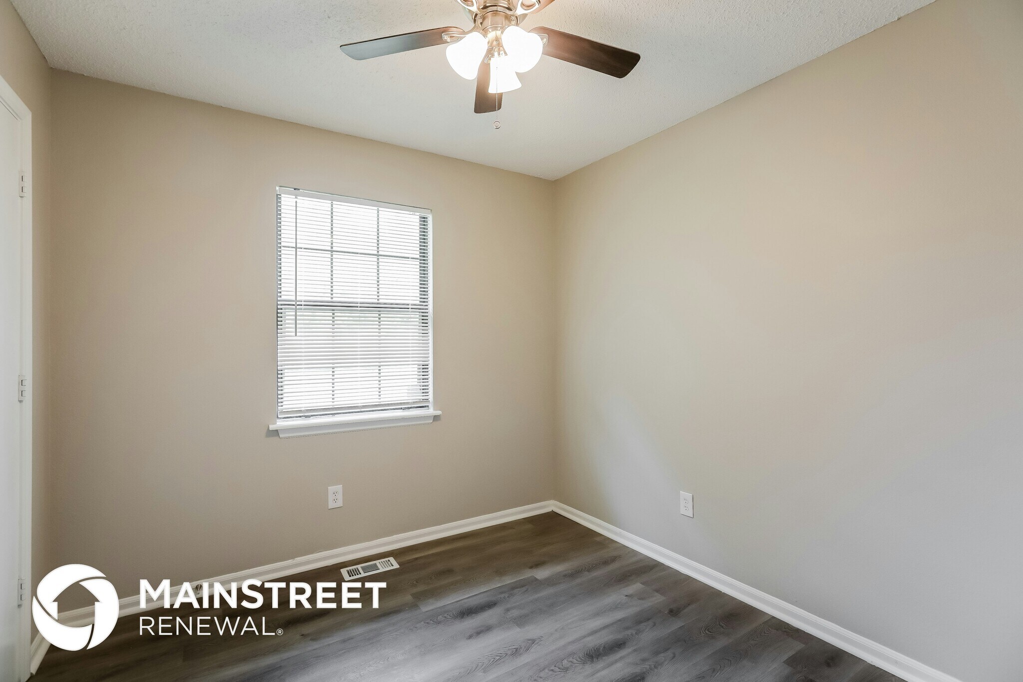 Building Photo - 11712 Crystal Dr