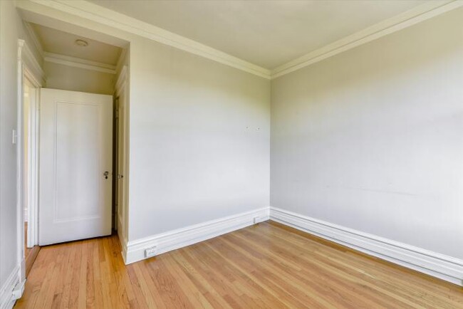 Building Photo - 4 bedroom in San Francisco CA 94118