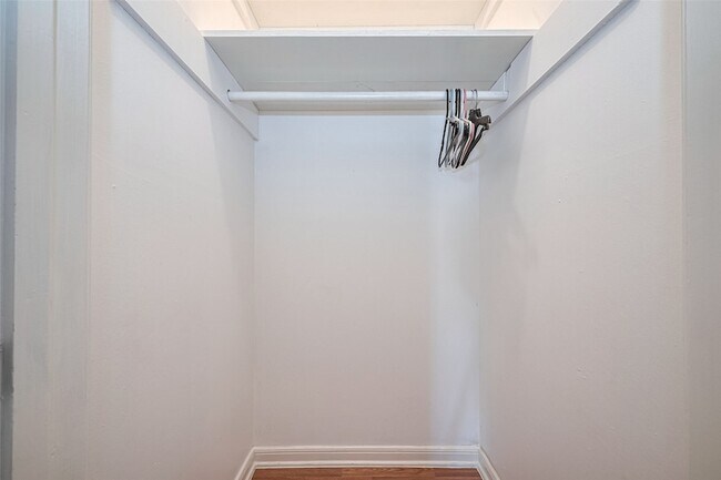 Building Photo - 5513 Fairdale Ln