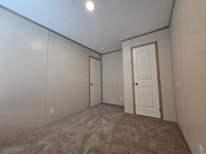 Building Photo - 29752 Jamestown Dr