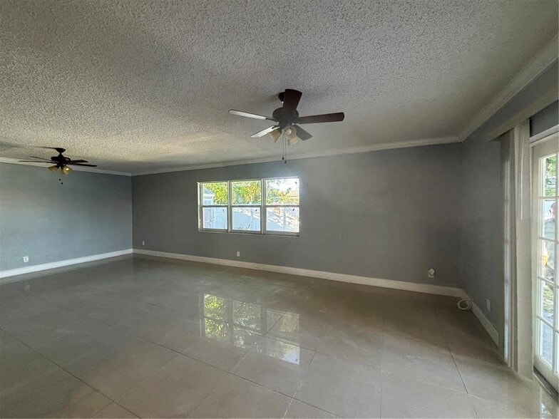 Building Photo - 6881 SW 6th St