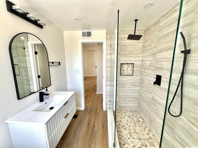 Building Photo - 6112 Modupeola Way