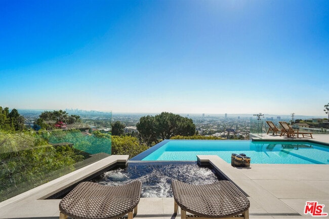 Building Photo - 8242 Hillside Ave