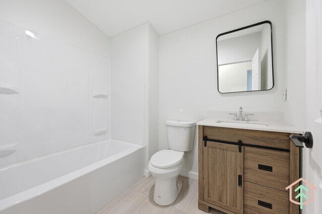 Building Photo - 2004 SE 143rd Ave