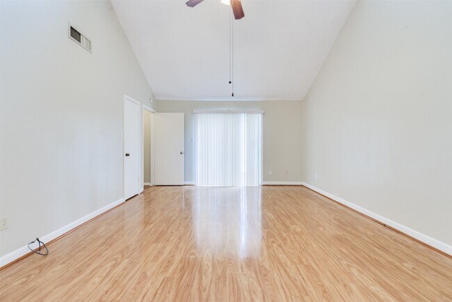 Building Photo - 22206 N Fork Dr