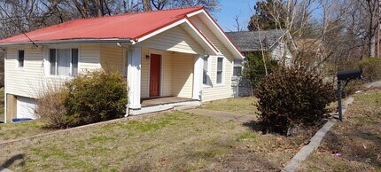Building Photo - 2 Bedroom 1 bath bungalow in Red Bank TN