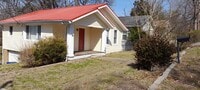 Building Photo - 2 Bedroom 1 bath bungalow in Red Bank TN