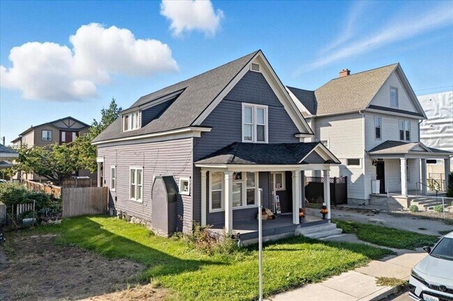 Building Photo - **Coming Soon** 5 Bedroom House Near Gonzaga