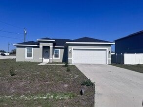 Building Photo - 129 Lily Ln