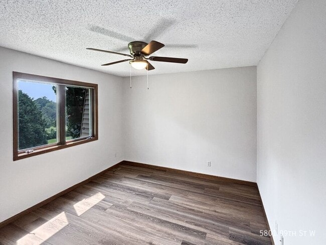 Building Photo - 5801 W 99th St