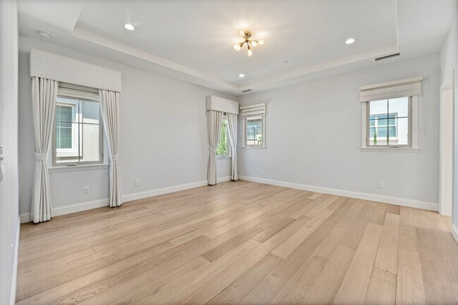 Building Photo - 59 Parkdale