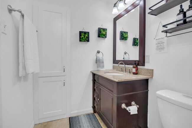 Building Photo - 5755 Cartagena St