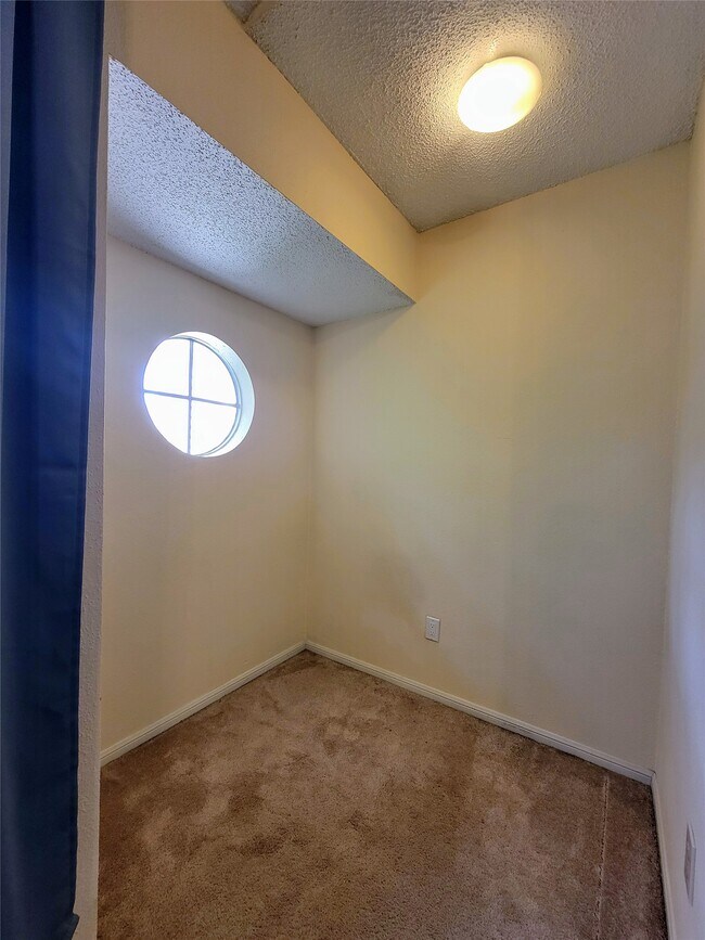 Building Photo - 1515 Sandy Springs Rd