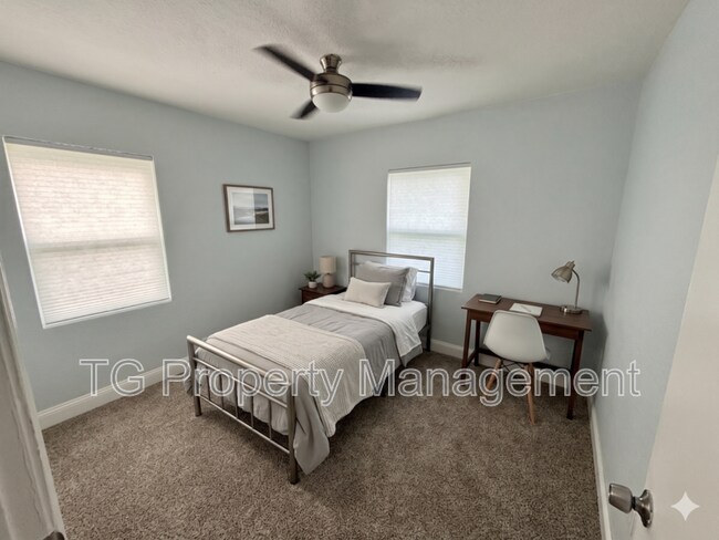 Building Photo - 4721 E Castlewood Dr