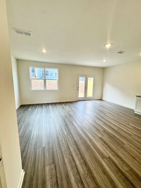 Building Photo - 502 Robson Dr