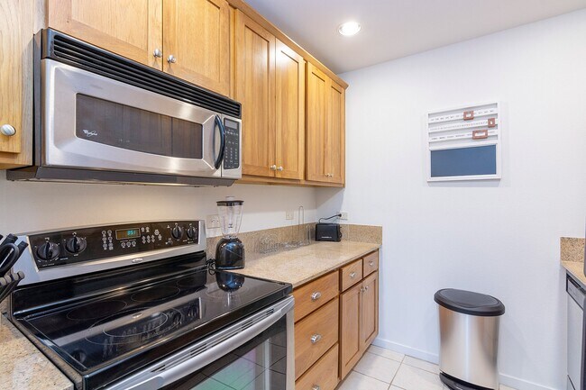 Building Photo - Fully Furnished One Bedroom Condo Available Now!